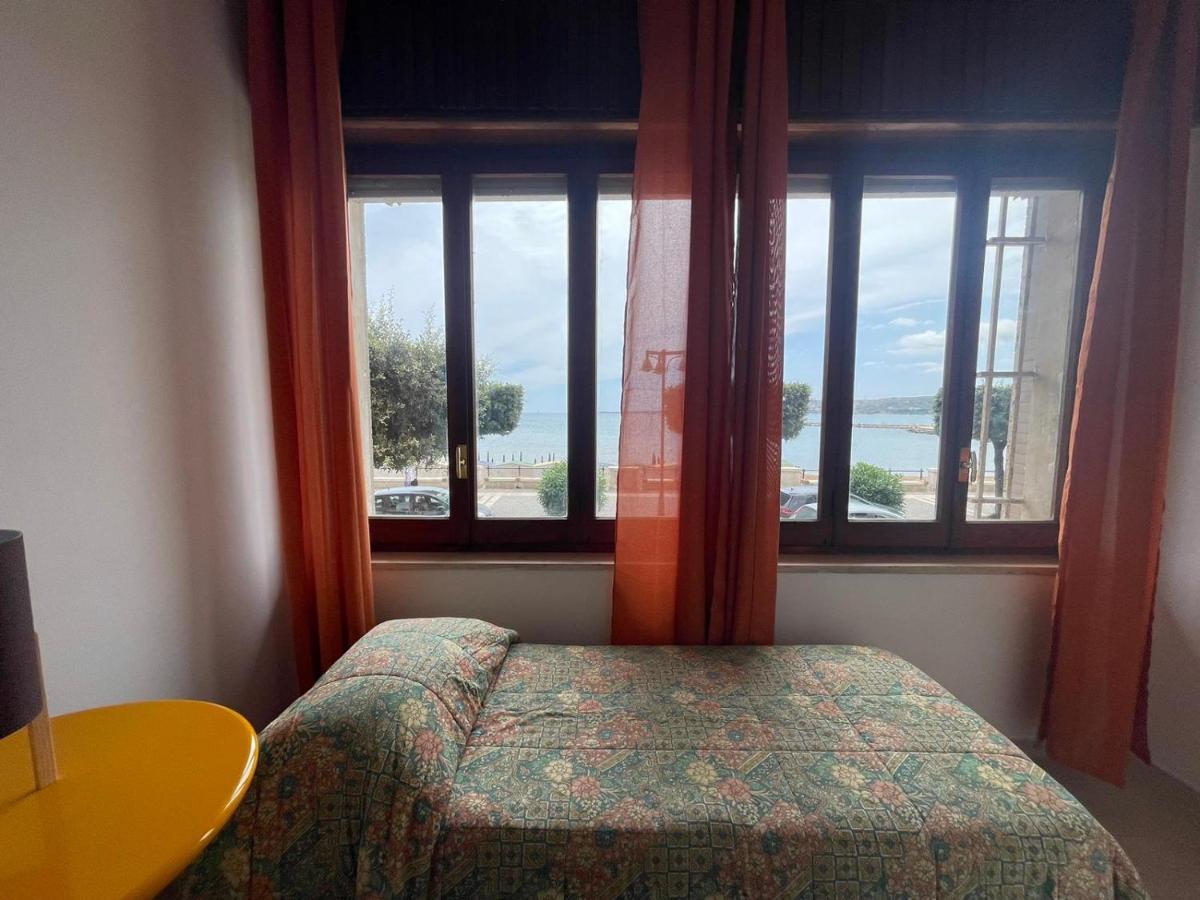 La Finestra Sul Mare B&B Crotone Buitenkant foto