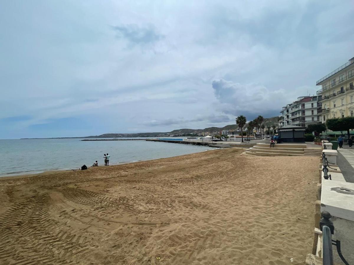 La Finestra Sul Mare B&B Crotone Buitenkant foto